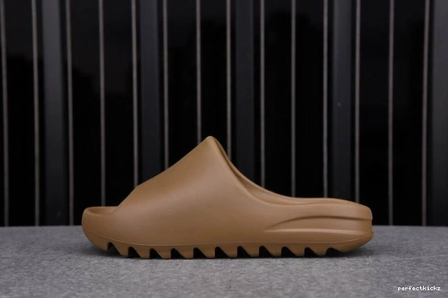 Core Adidas Yeezy G55492 Slide 0825